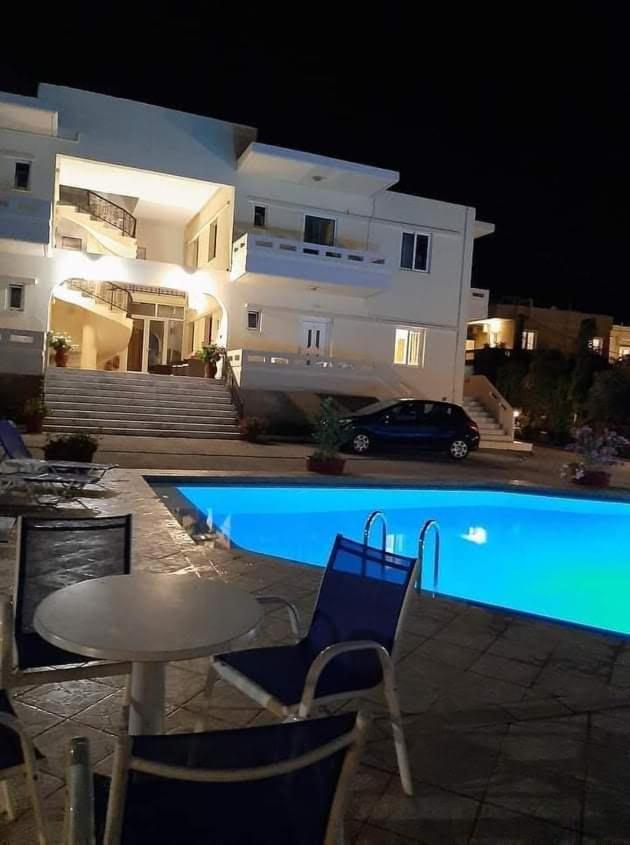 Michalis Litinas Apartments Agia Marina Exterior foto