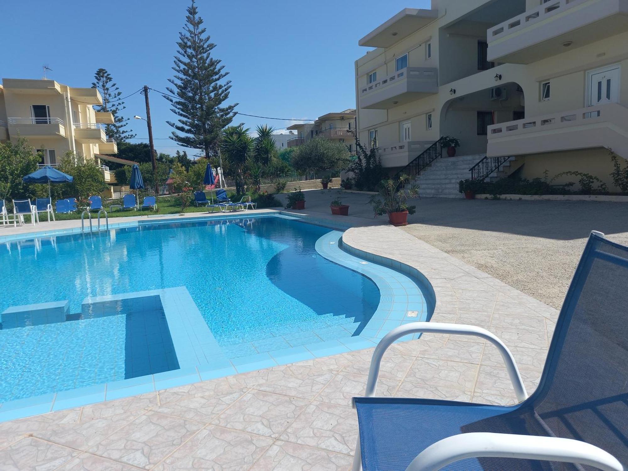 Michalis Litinas Apartments Agia Marina Exterior foto